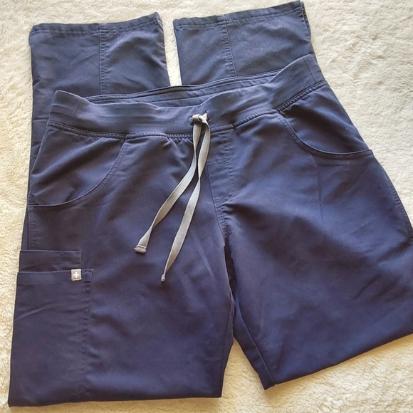 🌺 Near New FIGS Tech Collection Blue Scrub Pants - Picture 7 of 13